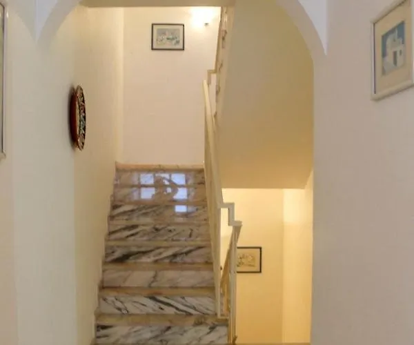 Sofeelings, Mar Piso 2, Baixa De